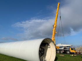 Verladen von Windkraftkomponenten im WP Uetze